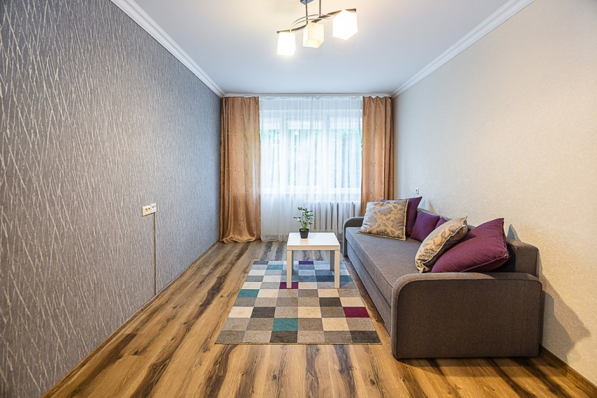 Parduodamas butas Dainų g., Šiaulių m., Šiaulių m. sav., 33.01 m2 ploto, 1 kambariai 4