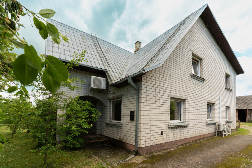 Parduodamas namas Žalioji g., Uliūnų k., Panevėžio r. sav., 215.5 m2 ploto, 2 aukštai 2