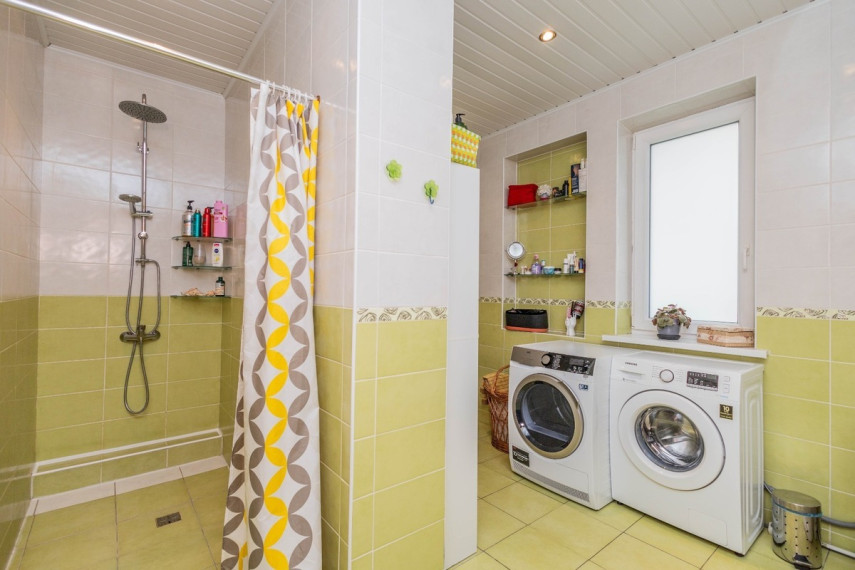 Parduodamas namas Dvareliškių g., Šlienavos k., Kauno r. sav., 236 m2 ploto, 3 aukštai 24