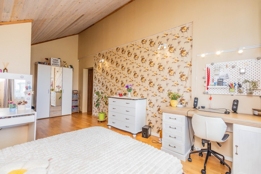 Parduodamas namas Dvareliškių g., Šlienavos k., Kauno r. sav., 236 m2 ploto, 3 aukštai 30