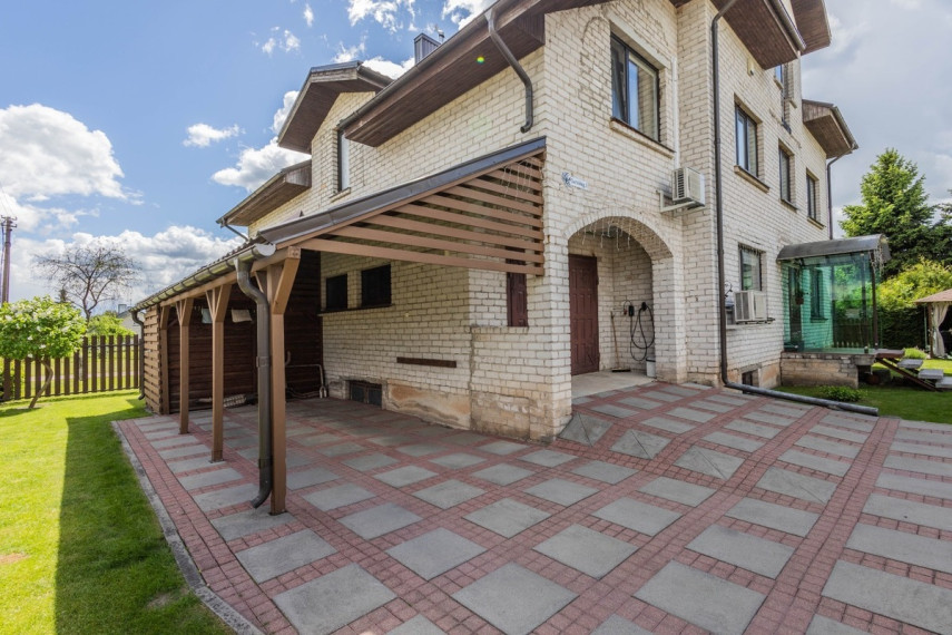 Parduodamas namas Dvareliškių g., Šlienavos k., Kauno r. sav., 236 m2 ploto, 3 aukštai 39