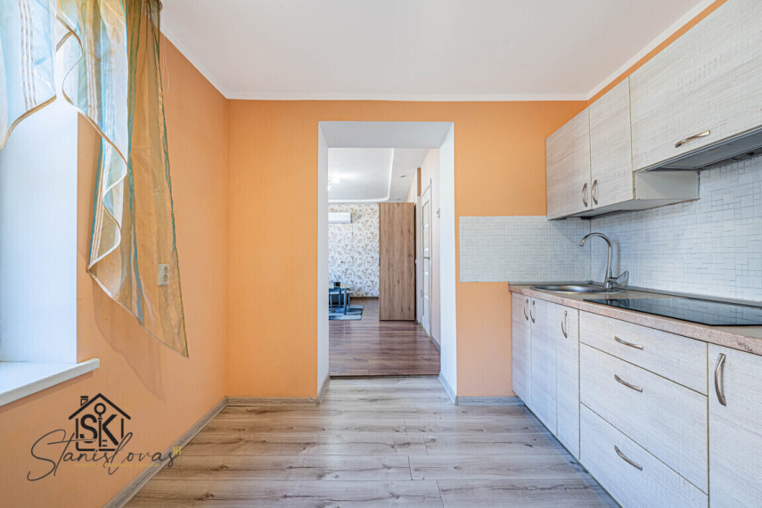 PARDUODAMAS 3 KAMBARIŲ BUTAS ŠILUTĖJE, LIETUVININKŲ G. 51A 40