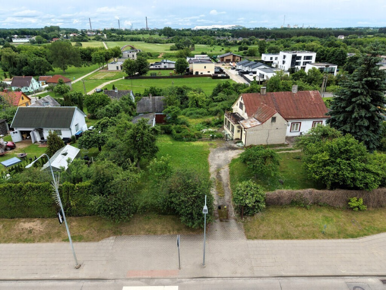 PARDUODAMAS ŽEMĖS SKLYPAS SU GYVENAMOJO NAMO DALIMI 2