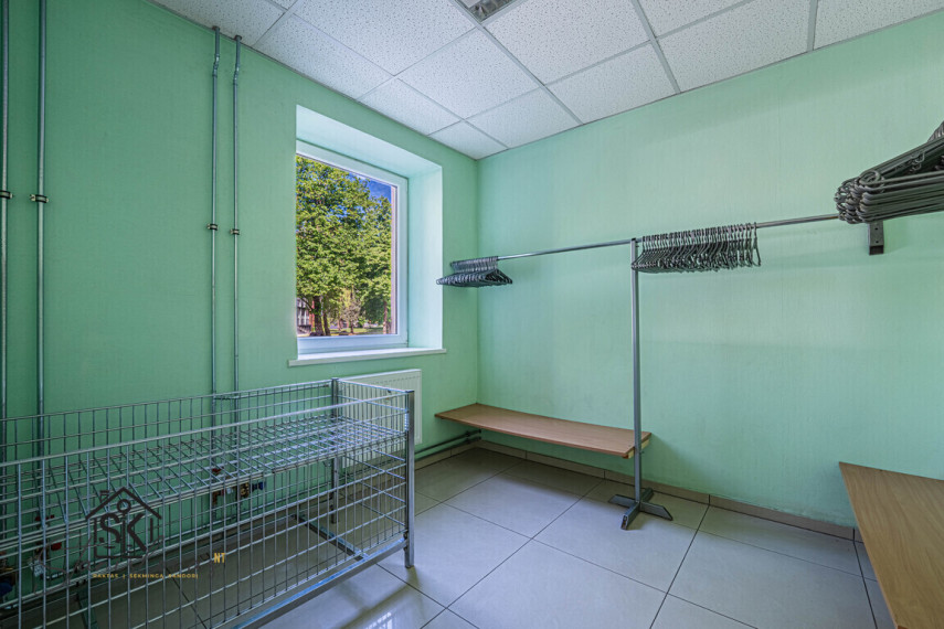 PIRMAME AUKŠTE PARDUODAMOS PATALPOS ŠILUTĖJE, TAIKOS G. 26 11