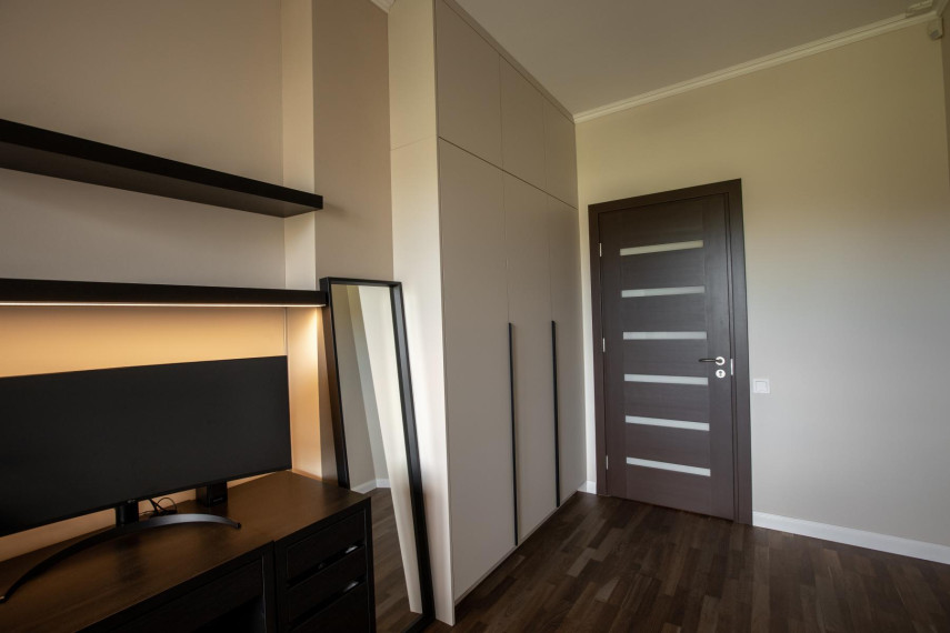 Parduodamas butas Igno Šimulionio g., Karoliniškės, Vilniaus m., Vilniaus m. sav., 80.00 m² ploto 3 kambariai 9