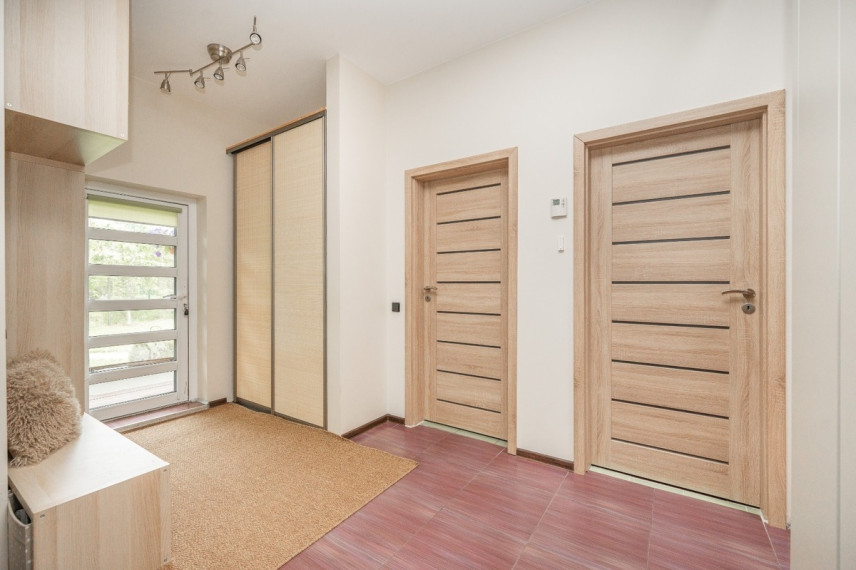 Parduodamas namas Vilniaus r. sav., Baronų k., Šilo 4-oji, 150 m2 ploto, 2 aukštai 16