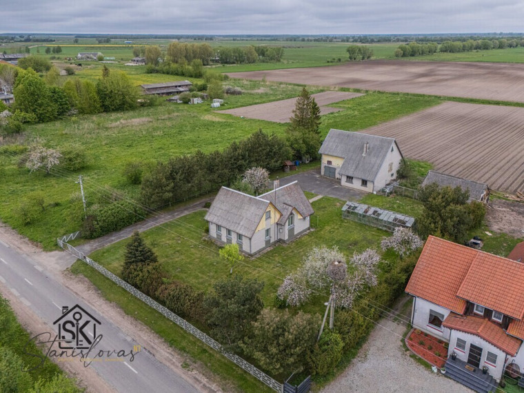 PARDUODAMAS NAMAS SU 29.50 ARŲ ŽEMĖS SKLYPU RUSNĖJE, SODŲ G. 28 42