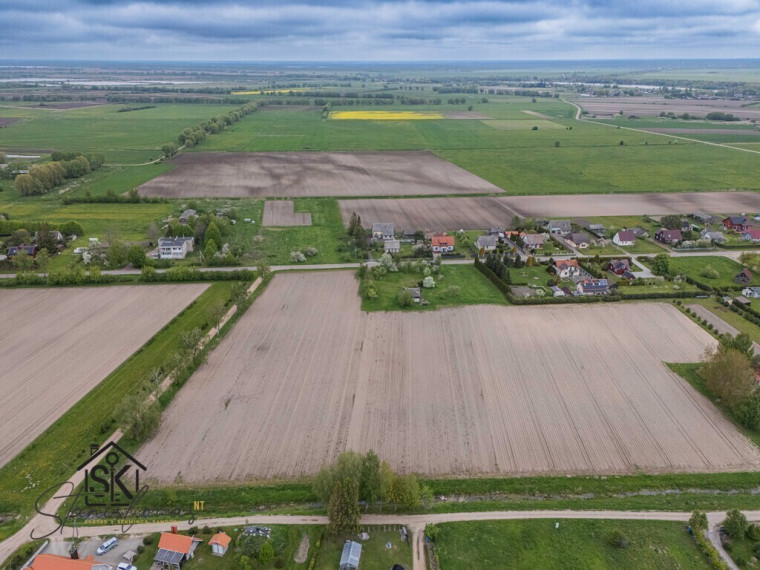 PARDUODAMAS NAMAS SU 29.50 ARŲ ŽEMĖS SKLYPU RUSNĖJE, SODŲ G. 28 52