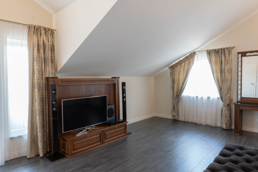 Parduodamas namas Švyturio g., Kauno m., Kauno m. sav., 355.99 m2 ploto, 3 aukštai 24