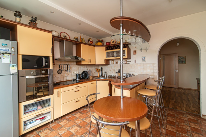 Parduodamas namas Pagrindinė g., Rastinėnų k., Vilniaus r. sav., 316.77 m2 ploto, 2 aukštai 4