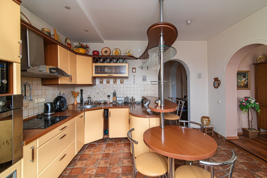 Parduodamas namas Pagrindinė g., Rastinėnų k., Vilniaus r. sav., 316.77 m2 ploto, 2 aukštai 5