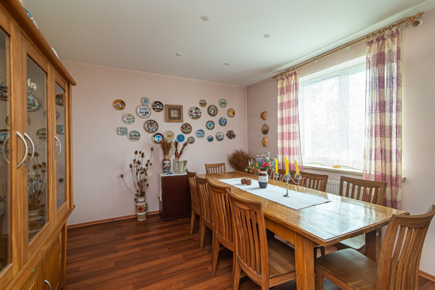 Parduodamas namas Pagrindinė g., Rastinėnų k., Vilniaus r. sav., 316.77 m2 ploto, 2 aukštai 6