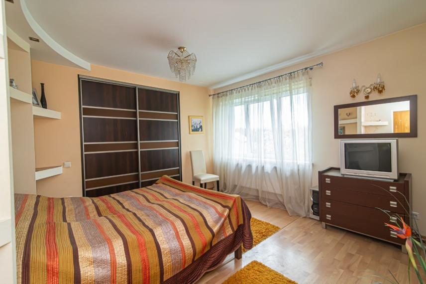 Parduodamas namas Pagrindinė g., Rastinėnų k., Vilniaus r. sav., 316.77 m2 ploto, 2 aukštai 17