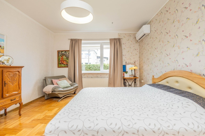 Parduodamas butas Dvareliškių g., Šlienavos k., Kauno r. sav., 236 m2 ploto, 8 kambariai 20