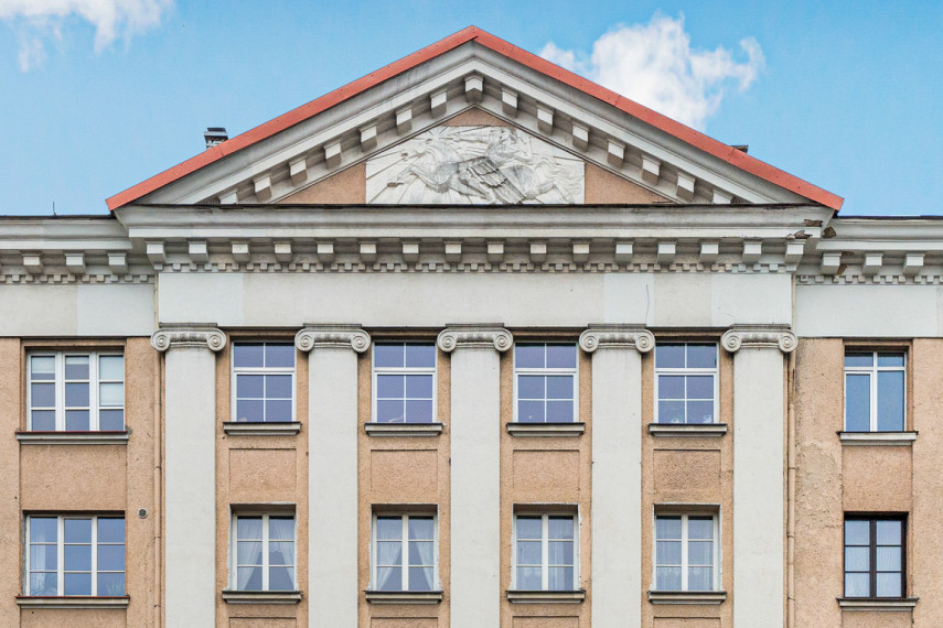 Parduodamas 5 kambarių butas 94.59 kv.m ploto Vilniaus gt. Vilniuje, ramioje gatvės dalyje 26