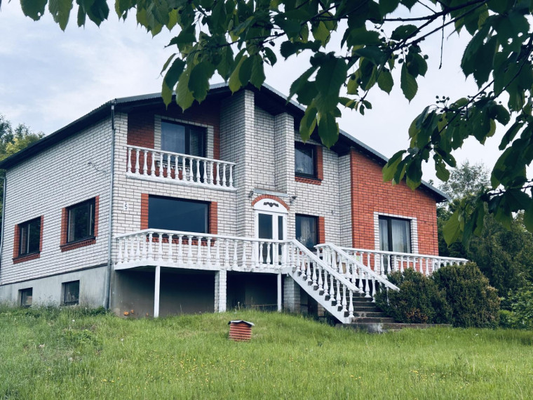 Parduodamas namas Kražių mstl., Kelmės r. sav., 271.00 m² ploto 6 kambariai 3