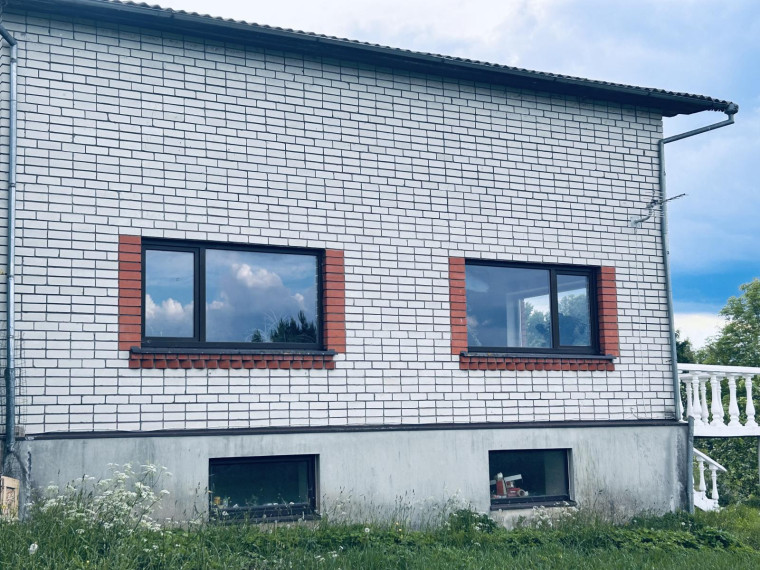 Parduodamas namas Kražių mstl., Kelmės r. sav., 271.00 m² ploto 6 kambariai 4