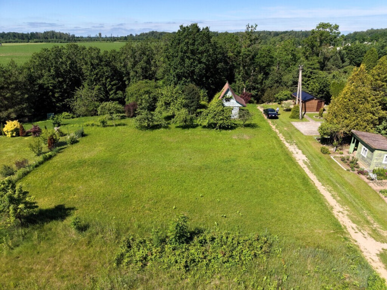 PARDUODAMI DU GRETIMI SODO SKLYPAI DAUMANTŲ SODUOSE, KĖDAINIŲ R. 3
