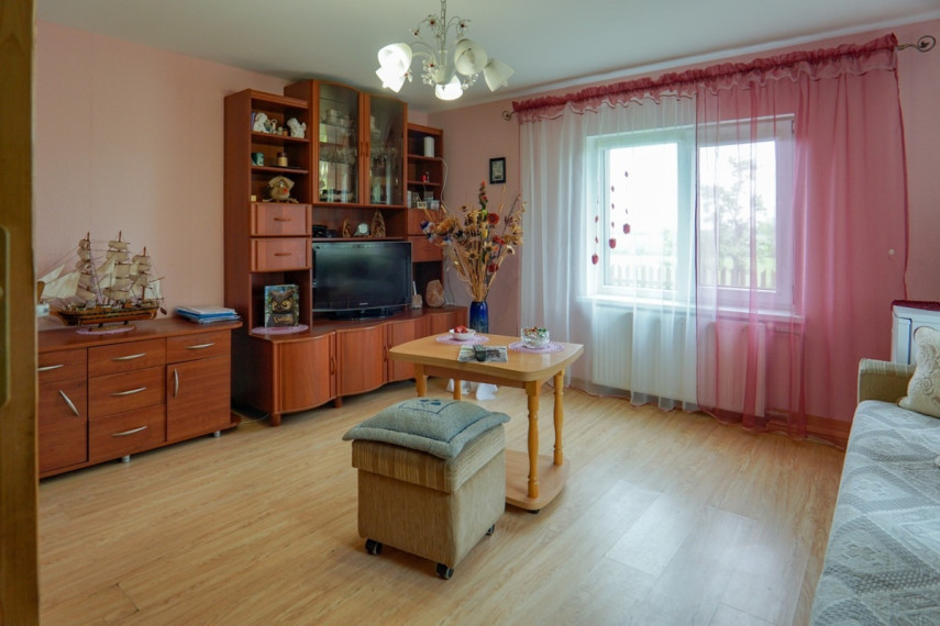 Parduodamas namas Valdeikių k., Radviliškio r. sav., 95.13 m2 ploto, 1 aukštai 10
