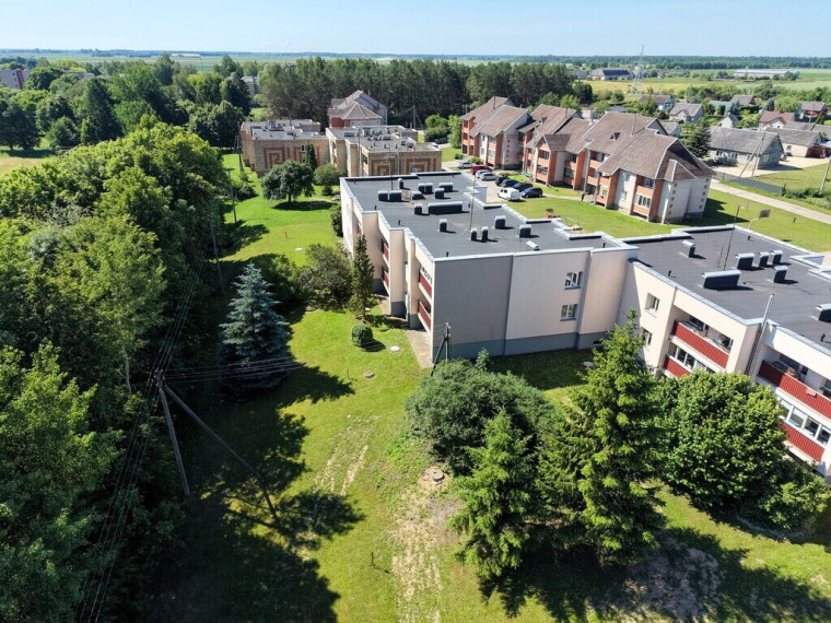 PARDUODAMAS 4 KAMBARIŲ BUTAS SU ŽEMĖS SKLYPU IR ŪKINIO PASTATO DALIMI – VAINOTIŠKIAI, KĖDAINIŲ R. 15