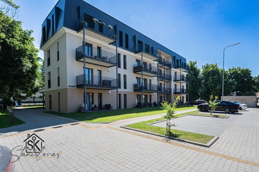 NAUJOS STATYBOS NAME PARDUODAMAS 3 KAMBARIŲ BUTAS ŠILUTĖJE, M.JANKAUS G. 10A 1