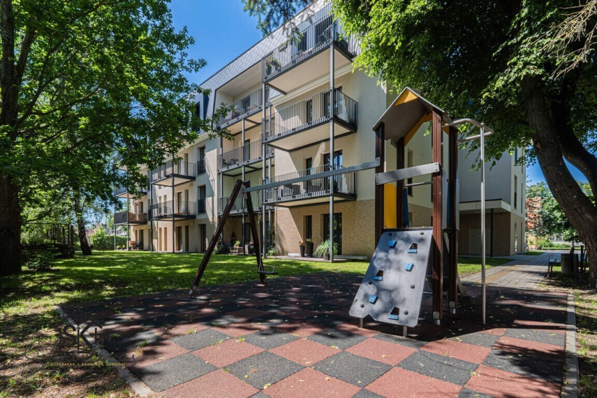 NAUJOS STATYBOS NAME PARDUODAMAS 3 KAMBARIŲ BUTAS ŠILUTĖJE, M.JANKAUS G. 10A 23