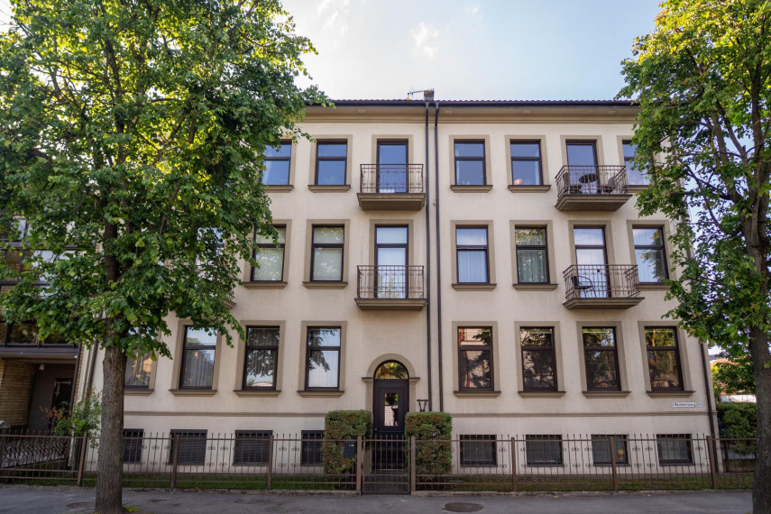 Parduodamas butas A. Mackevičiaus g., Žaliakalnis, Kauno m., Kauno m. sav., 126.42 m² ploto 4 kambariai 1