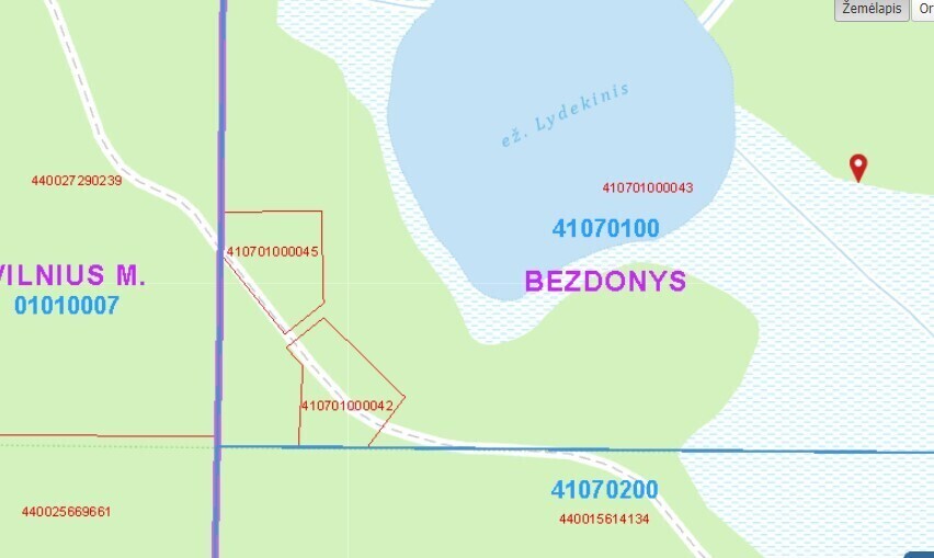 Parduodamas sklypas Šeškučių kaime, Vilniaus r., netoli Tapelio ežero, su į sklypą įeinančiu Lydekinio ežeru, 519 a ploto 17