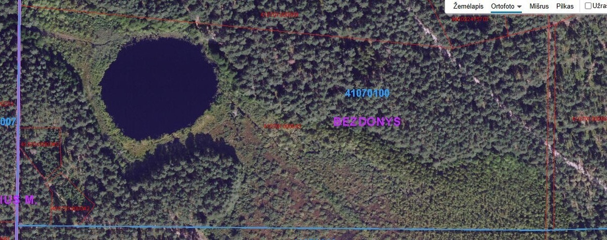 Parduodamas sklypas Šeškučių kaime, Vilniaus r., netoli Tapelio ežero, su į sklypą įeinančiu Lydekinio ežeru, 519 a ploto 18