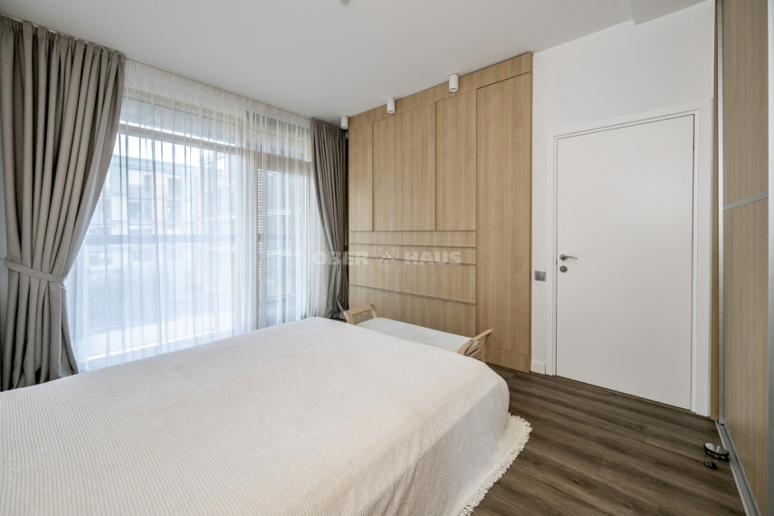 Nuomojamas butas Olimpiečių g., Šnipiškės, Vilniaus m., Vilniaus m. sav., 131 m2 ploto, 3 kambariai 25