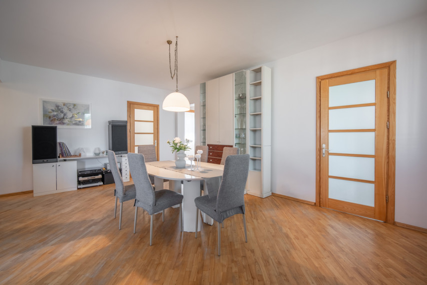 Parduodamas namas Miglių g., Ukmergės m., Ukmergės r. sav., 234.07 m2 ploto, 2 aukštai 8