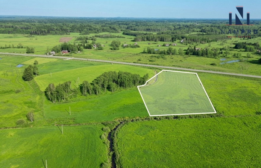 Molėtų raj., Mažeikių k., parduodamas 1,3689 ha pramoninės-sandėliavimo paskirties sklypas 1
