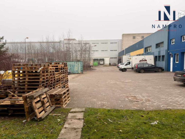 Vilniuje, Aukštuosiuose Paneriuose, V.A. Graičiūno g., parduodamos 136,87 kv.m. ploto patalpos 24