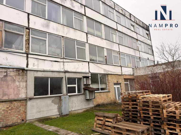 Vilniuje, Aukštuosiuose Paneriuose, V.A. Graičiūno g., parduodamos 136,87 kv.m. ploto patalpos 25