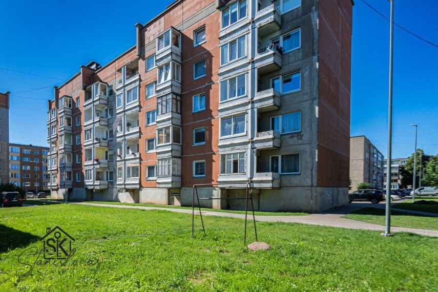 PARDUODAMAS 2 KAMBARIŲ SU HOLU BUTAS ŠILUTĖJE, MELIORATORIŲ AL. 3 23