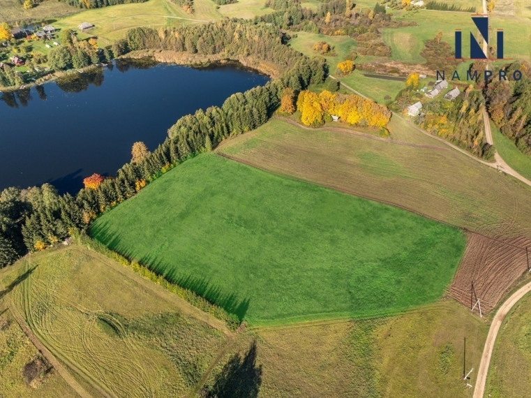 Ignalinos raj., Maksiūnų kaime, prie Prūdo ežero, parduodama 1/2 (1,75 ha) iš 3,5 ha sklypo dalis 1