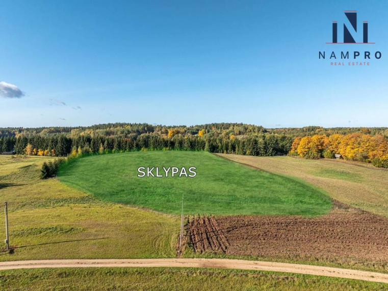 Ignalinos raj., Maksiūnų kaime, prie Prūdo ežero, parduodama 1/2 (1,75 ha) iš 3,5 ha sklypo dalis 5