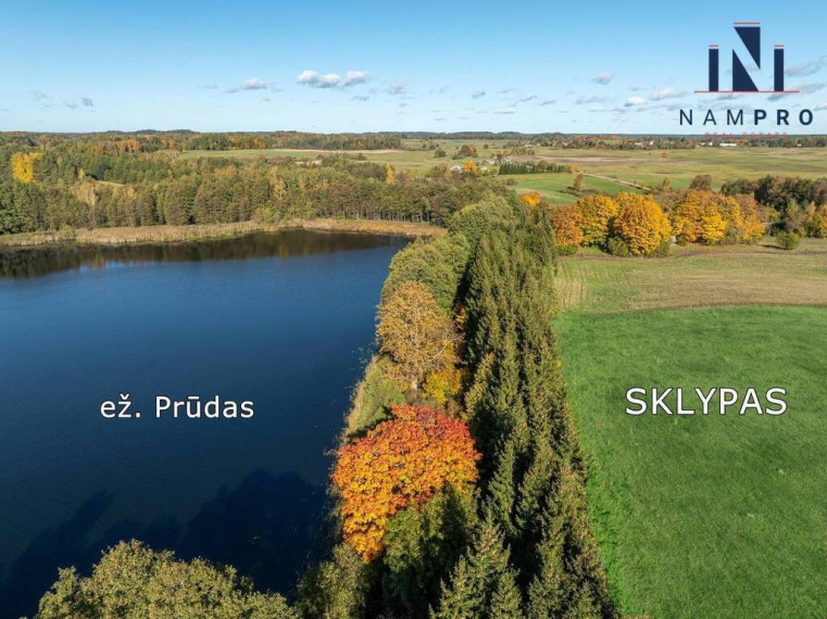 Ignalinos raj., Maksiūnų kaime, prie Prūdo ežero, parduodama 1/2 (1,75 ha) iš 3,5 ha sklypo dalis 11