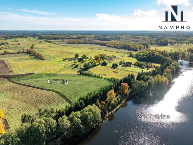 Ignalinos raj., Maksiūnų kaime, prie Prūdo ežero, parduodama 1/2 (1,75 ha) iš 3,5 ha sklypo dalis 15