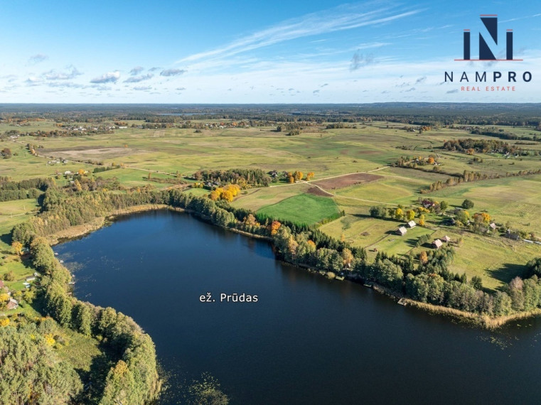 Ignalinos raj., Maksiūnų kaime, prie Prūdo ežero, parduodama 1/2 (1,75 ha) iš 3,5 ha sklypo dalis 16