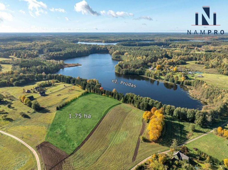 Ignalinos raj., Maksiūnų kaime, prie Prūdo ežero, parduodama 1/2 (1,75 ha) iš 3,5 ha sklypo dalis 18