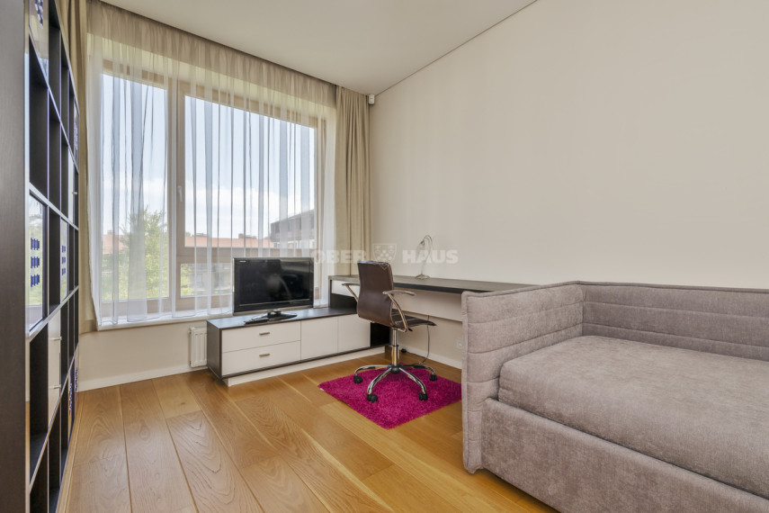 Nuomojamas butas Verkių g., Verkiai, Vilniaus m., Vilniaus m. sav., 142 m2 ploto, 5 kambariai 25