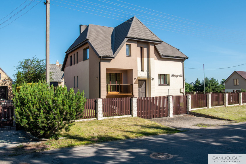 Parduodamas namas Medžiotojų g., Panevėžio m., Panevėžio m. sav., 321 m2 ploto, 2 aukštai 1