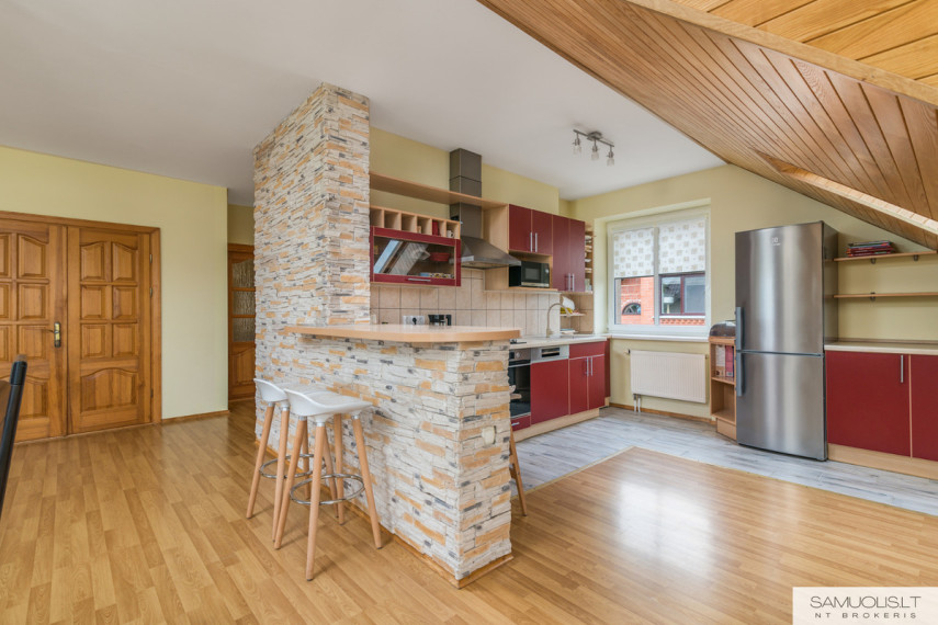 Parduodamas namas Medžiotojų g., Panevėžio m., Panevėžio m. sav., 321 m2 ploto, 2 aukštai 4