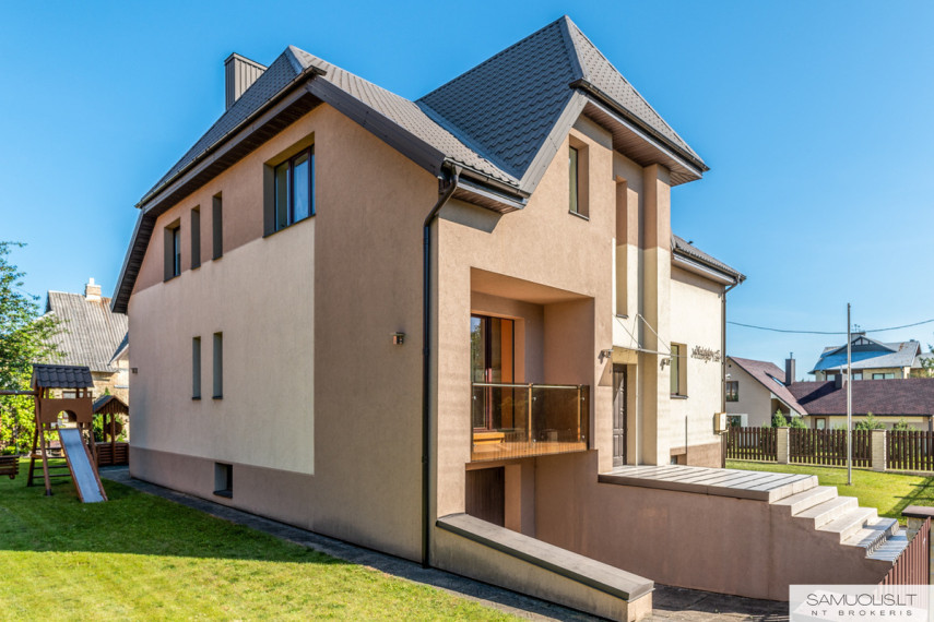Parduodamas namas Medžiotojų g., Panevėžio m., Panevėžio m. sav., 321 m2 ploto, 2 aukštai 23