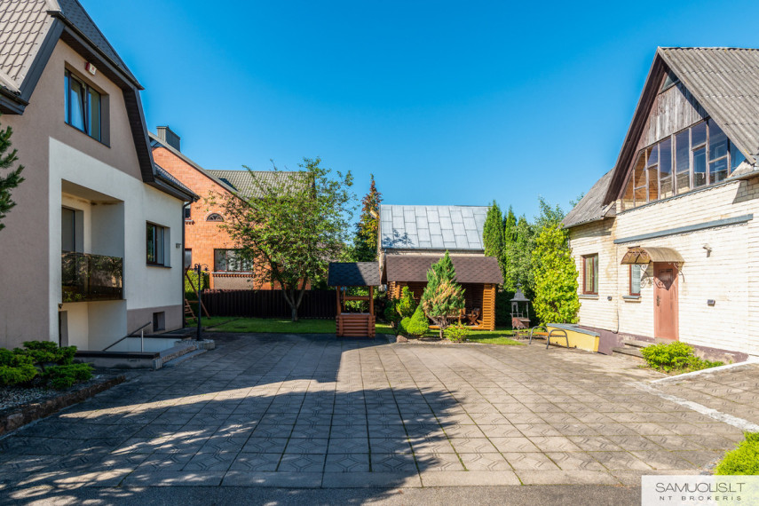 Parduodamas namas Medžiotojų g., Panevėžio m., Panevėžio m. sav., 321 m2 ploto, 2 aukštai 24
