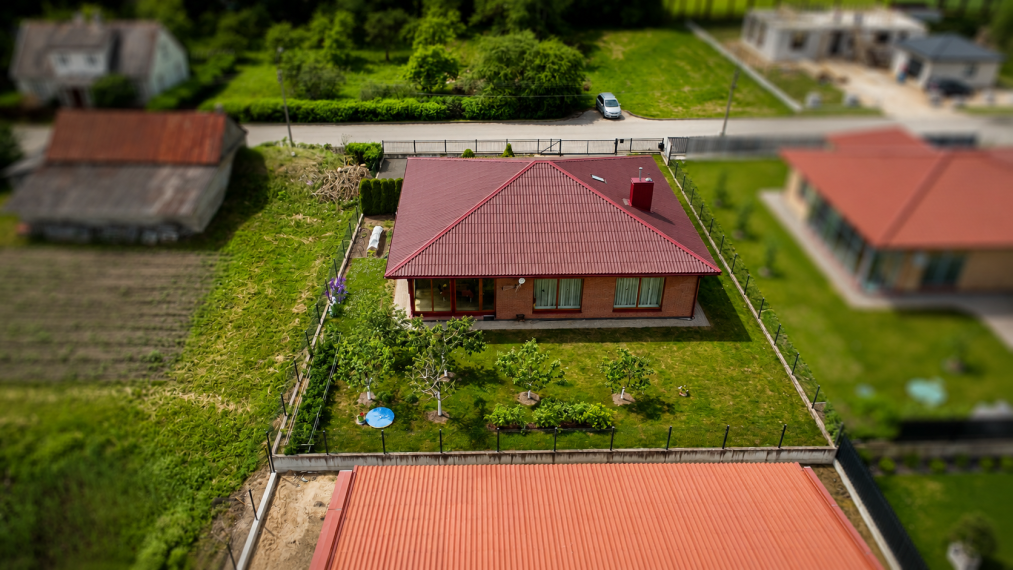 Parduodamas namas Akacijų g., Vinkšnėnų k., Šiaulių r. sav., 193.00 m² ploto 4 kambariai 45