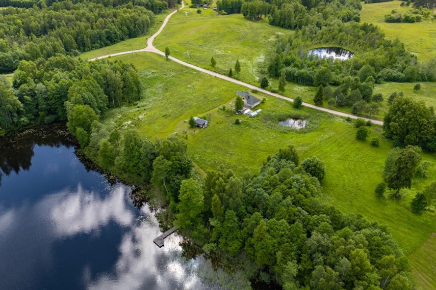 Parduodamas namas Varniškių k., Zarasų r. sav., 164.00 m² ploto 5 kambariai 23