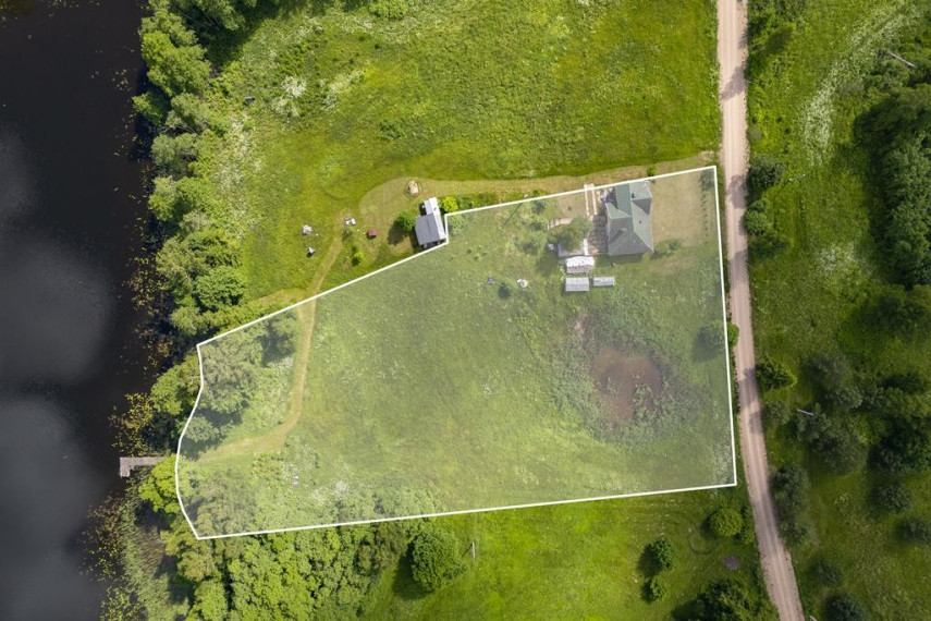 Parduodamas namas Varniškių k., Zarasų r. sav., 164.00 m² ploto 5 kambariai 6