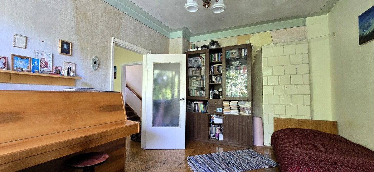 PARDUODAMAS SUBLOKUOTAS NAMAS UKMERGĖS CENTRE — Bažnyčios g. 20B 3